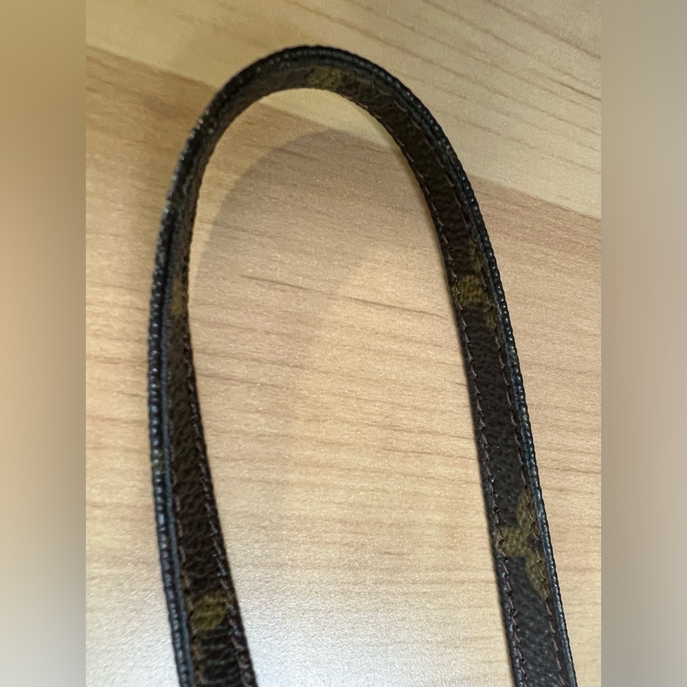 Vintage Louis Vuitton- 1986  LV Pochette
Secret / Rare Shoulder Bag - Picture 4 of 17
